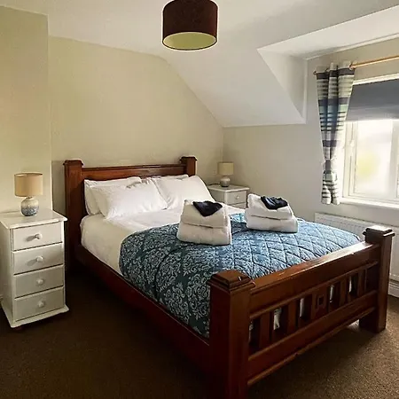 On Shannon Town House 2 Mins From Centre Hébergement de vacances Carrick on Shannon